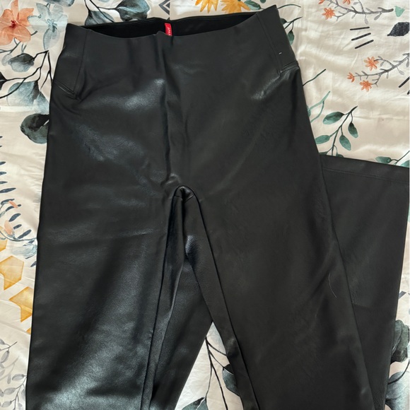 SPANX Split Hem Faux Leather Pants- BRAND NEW - Picture 3 of 4